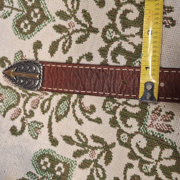 Elegant Brown Leather Belt with Silver Buckle - Picture 14 of 16